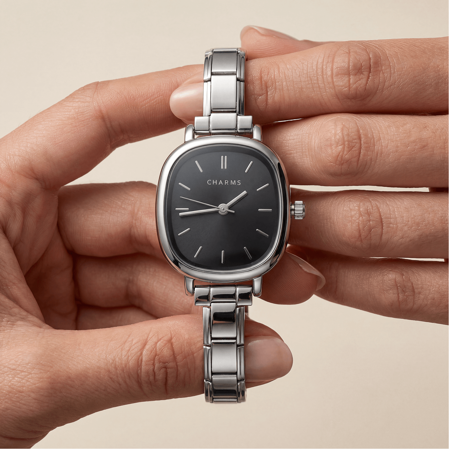 Capri – Ezüst kivitel fekete számlappal